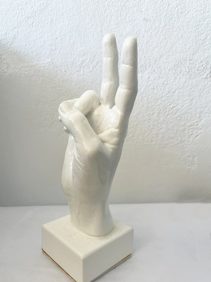 Beyaz Eller - IV